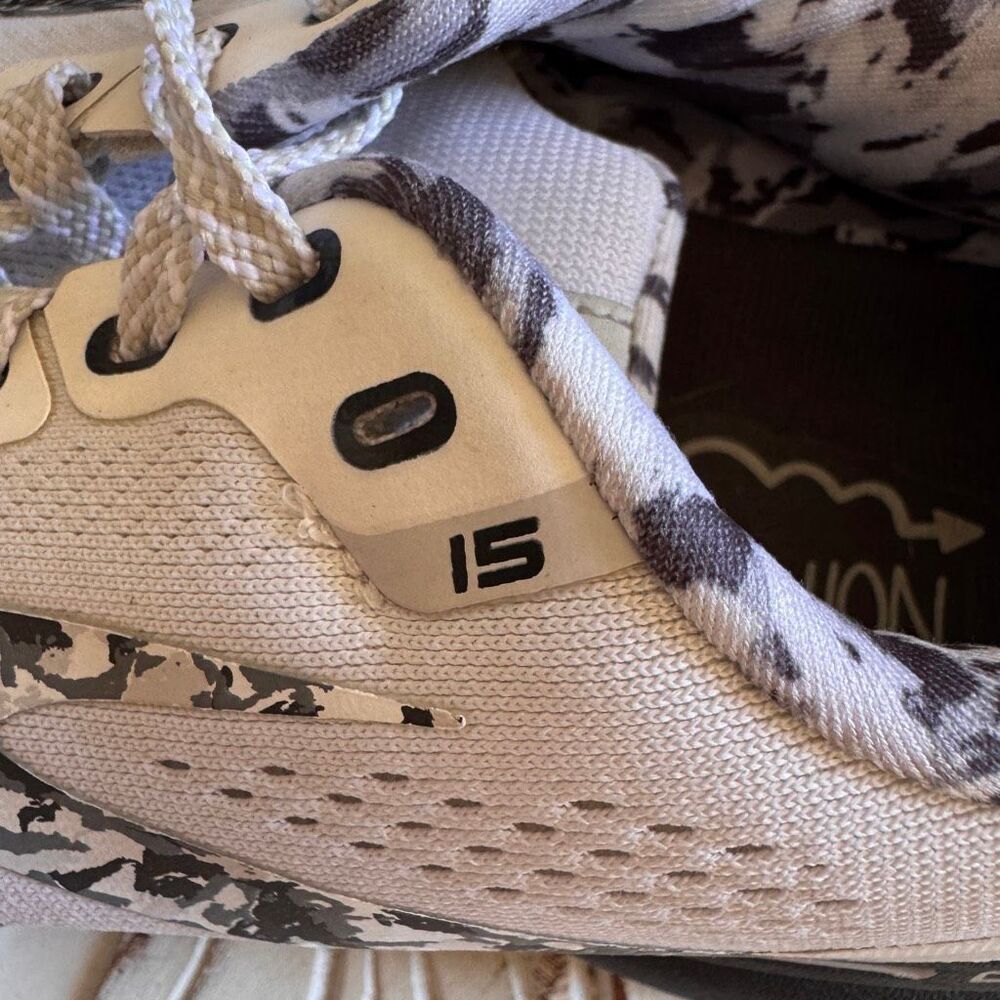 Brooks Ghost 15 running shoes in a white and ebony "White Camo" 9.5 - Picture 6 of 9